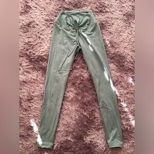 Green High-Waisted Leggings